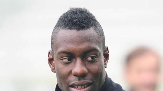 L'ex giallorosso Okaka: "Gli ululati contro Balotelli mi hanno sorpreso, i tifosi della Roma non sono razzisti"