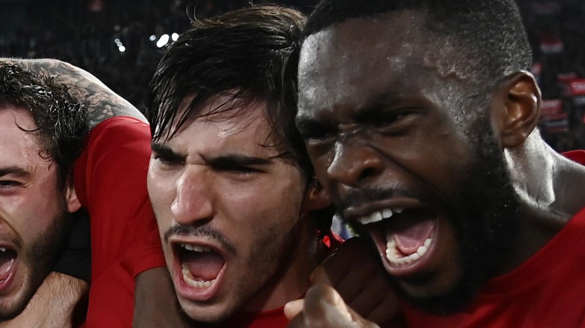 Tomori: "Voglia di giocare il Mondiale. Italia? Mi spiace per il mio amico Tonali"