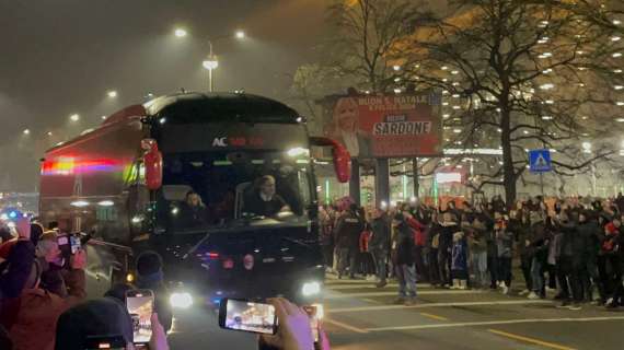 VIDEO MN - Arrivato il Milan a San Siro: alle 20.45 sfida al Bologna