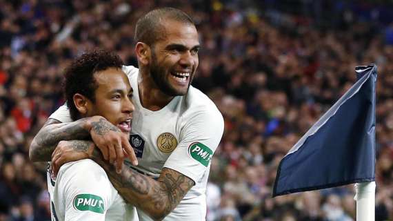 Dani Alves restituisce i soldi prestati da Neymar