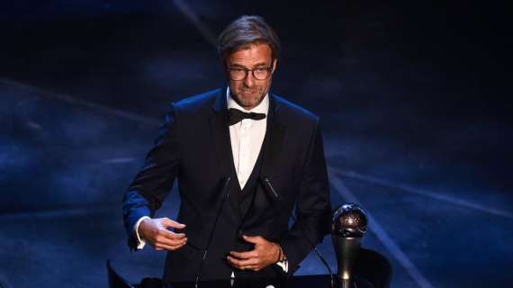 Klopp racconta: "Ho pianto quando ho sentito ’You’ll never walk alone’ cantata in ospedale"