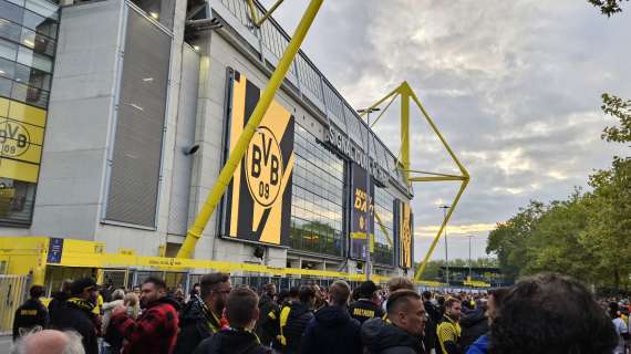 VIDEO MN – Tifosi del Milan arrivati al Signal Iduna Park di Dortmund