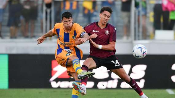 Serie A, il Frosinone ribalta il doppio vantaggio del Sassuolo. Pari in Monza-Lecce