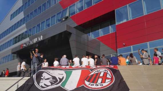 FOTO MN - Casa Milan, arrivati i primi esponenti della Curva Sud Milano