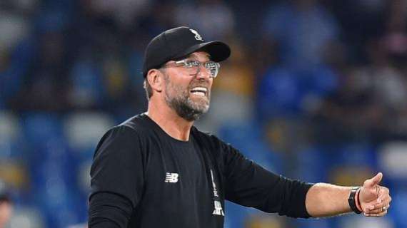 I tifosi vogliono dargli il cinque, Klopp si infuria: "Tenete le mani lontani, maledetti idioti"