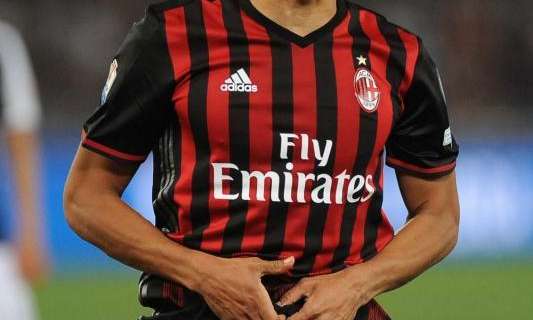 AC Milan presenta la maglia rossonera per la stagione 2016/17 a La Rinascente