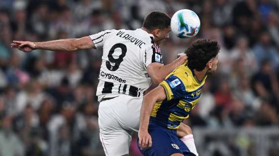 Da Torino: Vlahovic entrato tra i fischi dello Stadium, ma poi ha esultato con i tifosi a braccia aperte sotto la curva