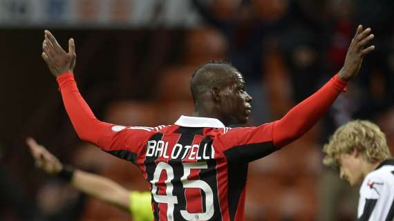 VIDEO - SuperMario Balotelli segna due gol...e Crudeli si trasforma in SuperTiziano
