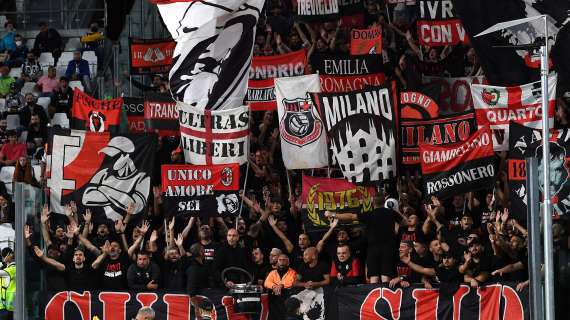 San Siro riaccoglie il Milan in Champions con lo striscione della Curva Sud: "AC MILAN IS BACK"