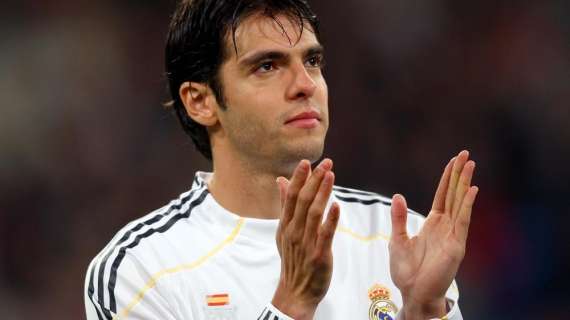 Il padre di Kakà ieri nella sede del Milan