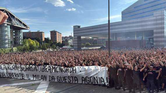 VIDEO MN - Casa Milan, parte il coro: "Ibra, Furlani e Scaroni, vogliamo le dimissioni"