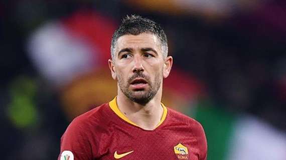 Roma, scritte contro Kolarov: "Abbassa la cresta, croato di m..."