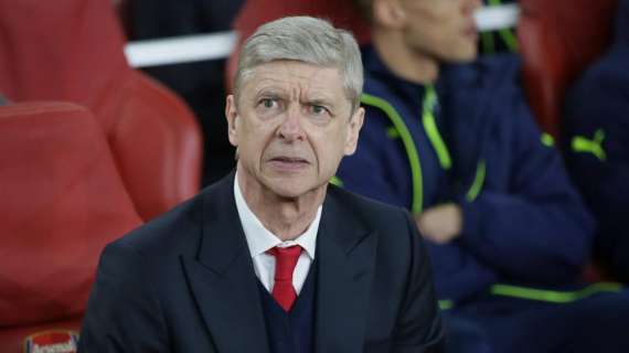 #WengerOut torna in auge. L'Europa League per salvarlo, forse