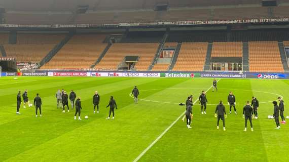 FOTO MN - San Siro, in corso la rifinitura del Borussia Dortmund. Discorso alla squadra di Terzic prima della seduta