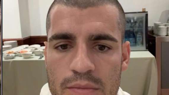 Nuovo look per Morata: Theo lo prende in giro così sui social