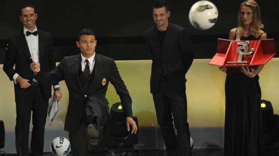 Thiago calcia il pallone agli Oscar (FOTO)