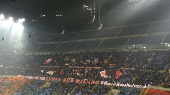 VIDEO MN - La sbandierata della Curva Sud Milano