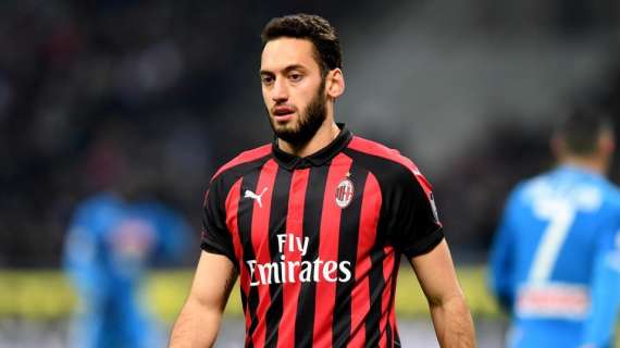 Tuttosport - Milan, Calhanoglu sta buttando via la stagione: Gattuso lo difende e il gruppo non gradisce