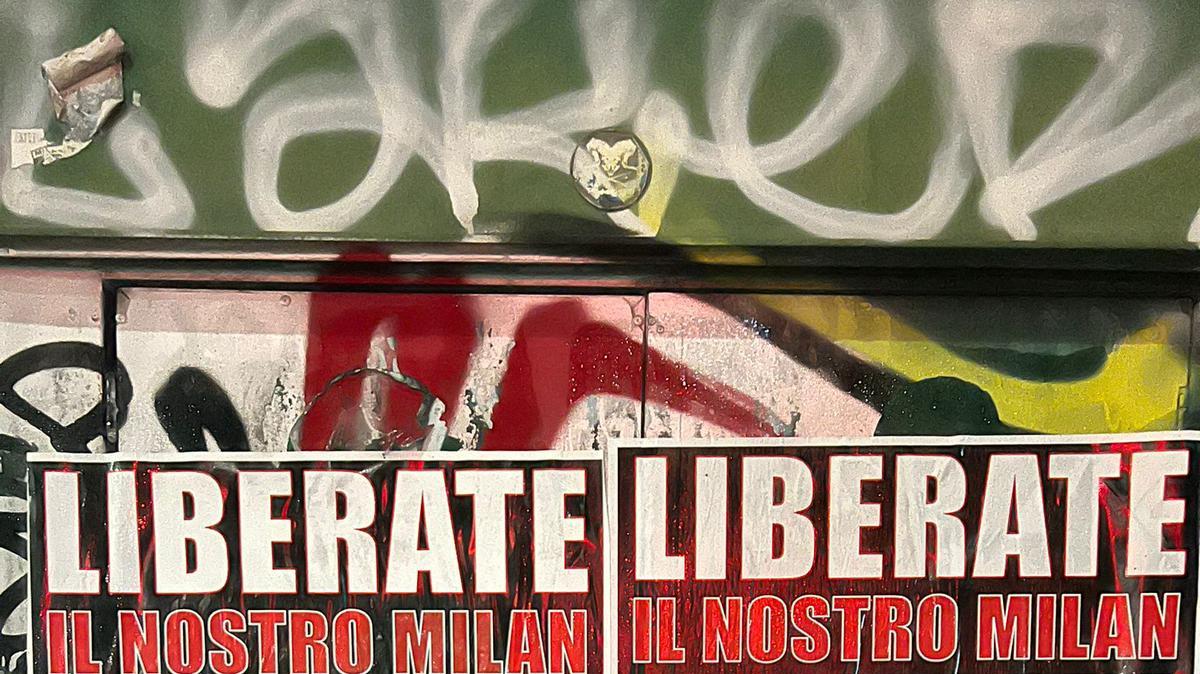 "Liberate il Milan": i manifesti appesi anche davanti al Padel Zenter di Ibrahimovic