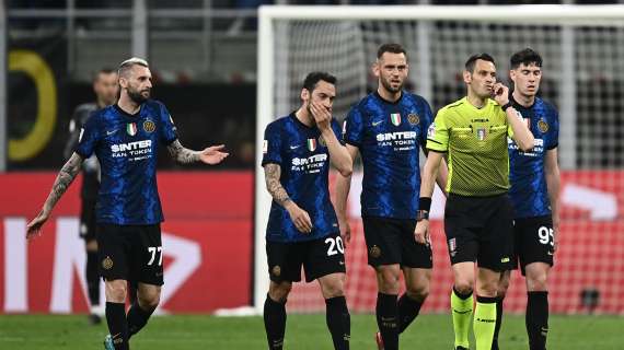 Moviola Inter-Milan, Tuttosport: "Kalulu è in fuorigioco ma infastidisce Handanovic?"