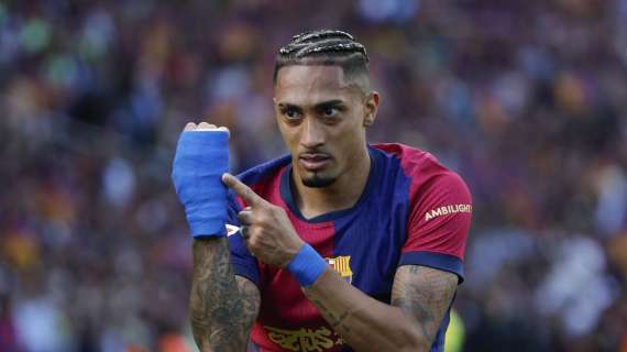 Domani il rinnovo di Raphinha con il Barcellona. Ai blaugrana, per l'esterno sinistro, piace Leao