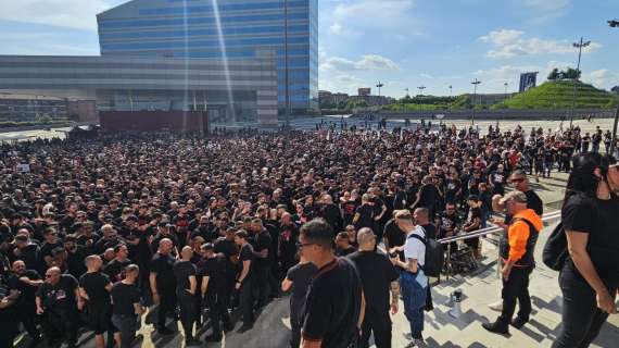 La Curva Sud contro proprietà, dirigenza e calciatori: "Siete riusciti a spingere il Milan in una palude di mediocrità e provincialismo"
