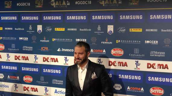 Zambrotta saluta Messi dopo l'addio al Barcellona: "Grazie di tutto Leo"
