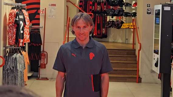 Milan, subito in campo i nuovi: Jashari debutta oggi contro il Leeds, Modric domani contro il Chelsea