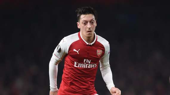 Özil: "Serie A molto interessante, è bello rivedere Milan e Inter in testa alla classifica"
