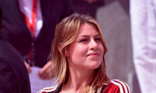 MC - Barbara Berlusconi e de Jong a Casa Milan