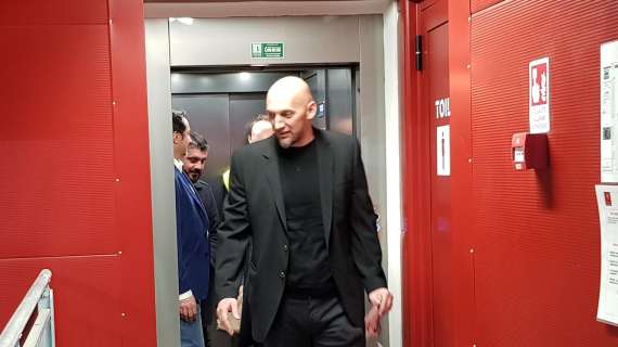 Gli auguri della Uefa ad Abbiati, vincitore della Champions 2003