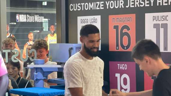 VIDEO MN - Loftus-Cheek incontra i tifosi all'AC Milan Store Downtown