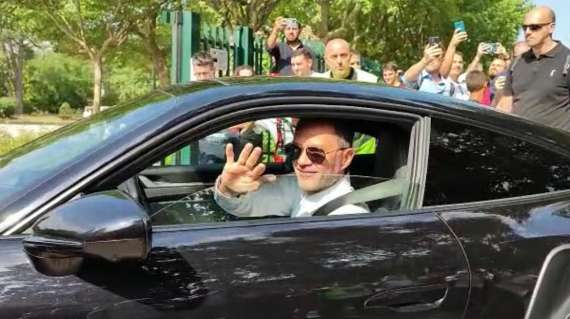 VIDEO MN - Milan, arrivato anche Paolo Maldini a Milanello per il raduno
