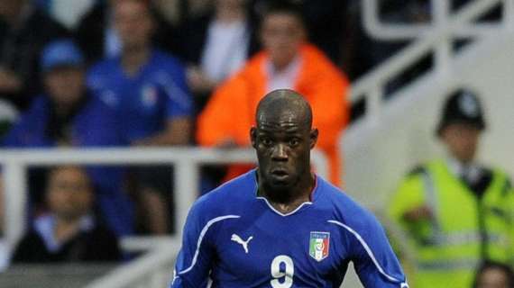 Balotelli in Italia... per essere operato