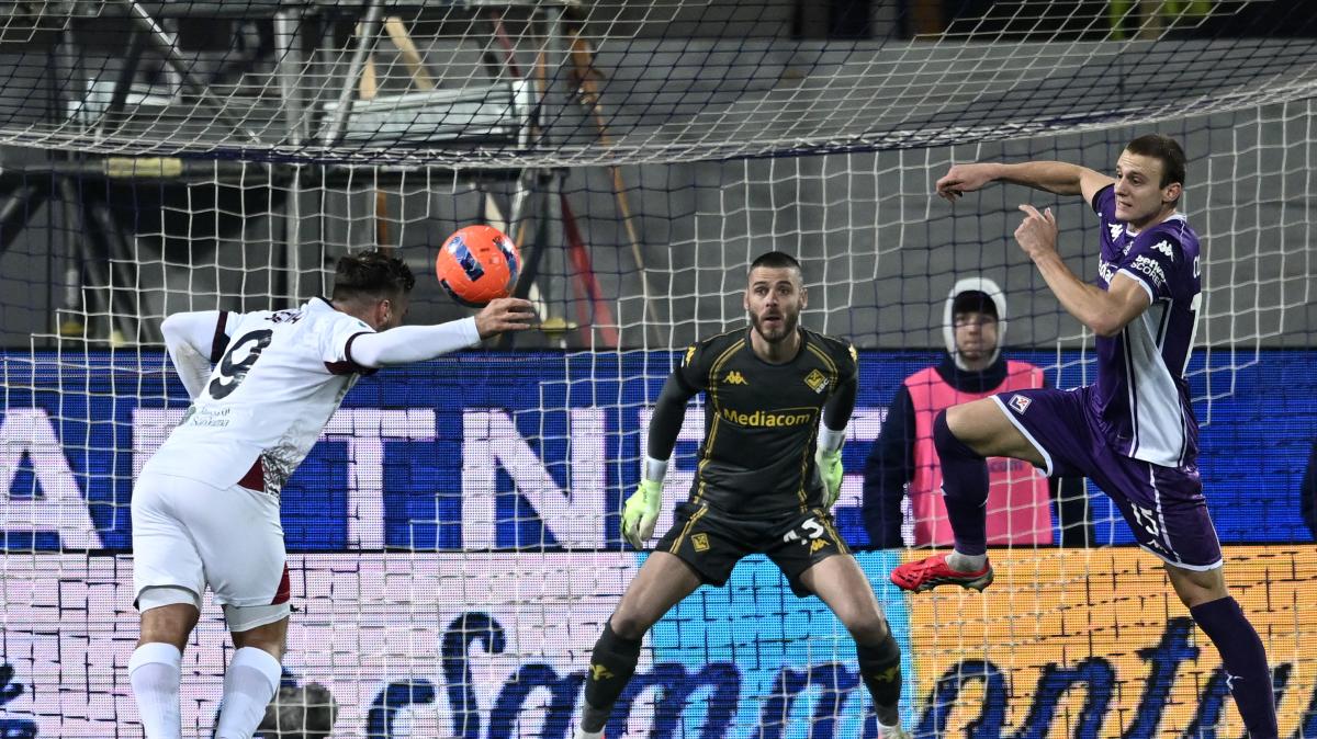 Serie A, crolla la Fiorentina: il Cagliari espugna Firenze 1-2