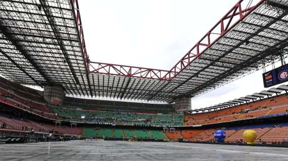 San Siro: inizia l'era del sintetico