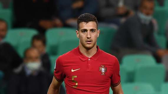 Milan, Dalot ancora in lista d'attesa per un nuovo anno in rossonero