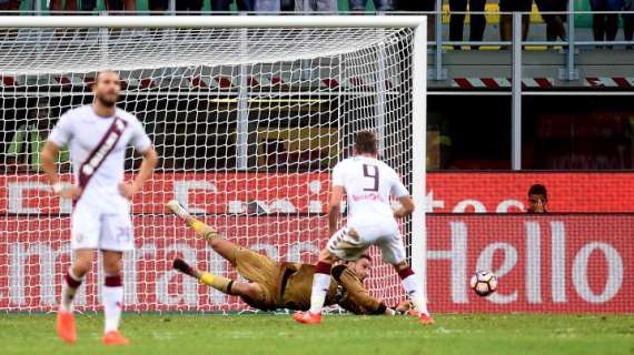 FOTO MN - La parata decisiva di Gigio Donnarumma sul rigore di Belotti