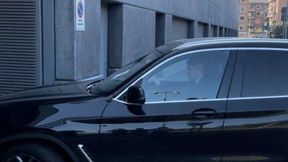MN - Massara arrivato a Casa Milan: oggi l'incontro con il papà di Leao