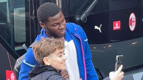 VIDEO MN – L’arrivo dei giocatori rossoneri al Melià in vista del Psg