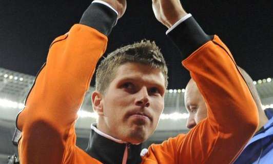 Schalke 04, il dg Heldt: "Scambio Huntelaar-Berbatov? Interessante"