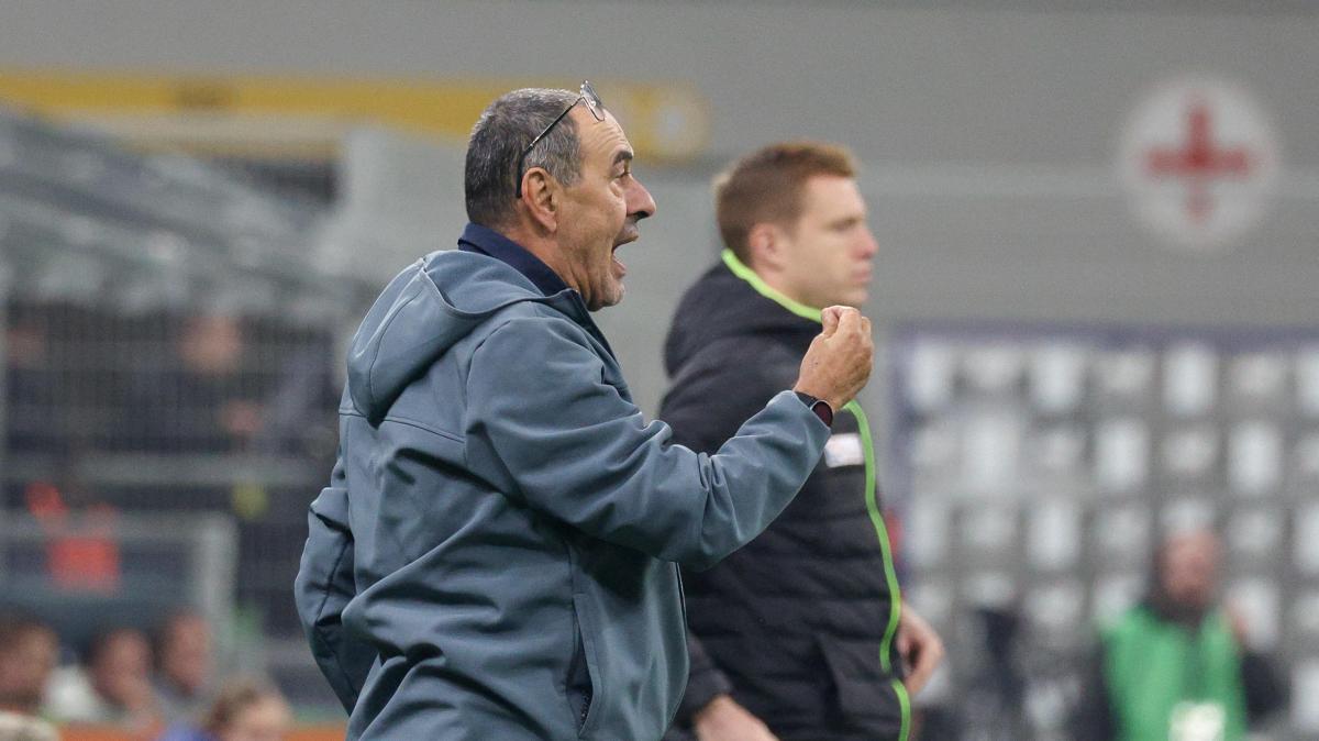 Sarri non le manda a dire: “È ora di pensare a noleggiare arbitri dall’estero”