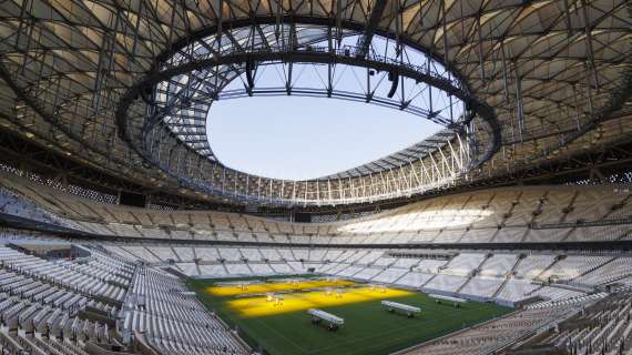 Qatar, un inizio da incubo. I tifosi abbandonano in massa lo stadio al 45': "FIFA preoccupata"