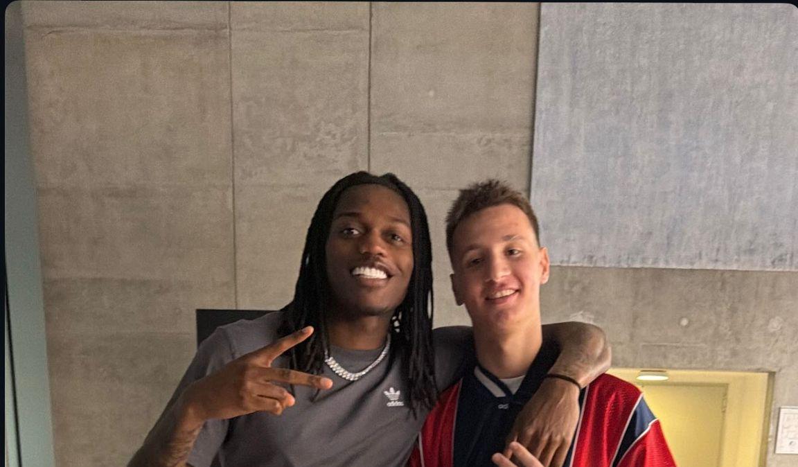 Leao incontra Camarda e posta la foto sui social: "Fratellino"