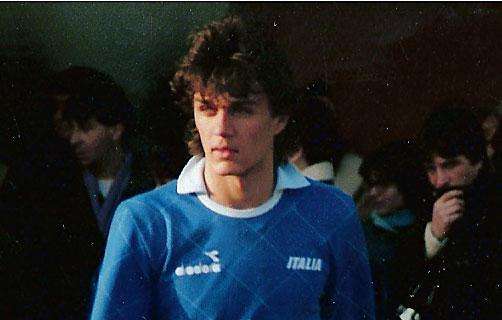Milan, esattamente 35 anni fa la prima rete di Maldini in rossonero