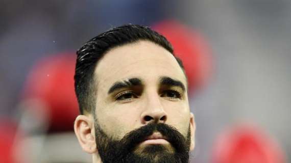Adil Rami fa causa al Marsiglia, slitta l'udienza: si terrà l'8 ottobre