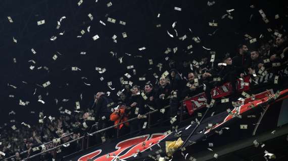 Milan-PSG, doppio lancio di banconote false per contestare Donnarumma