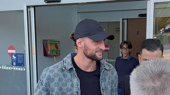 Col Bologna ancora senza Leao. Il CorSera: "Tocca a Gimenez. Milan con un Rabiot in più"