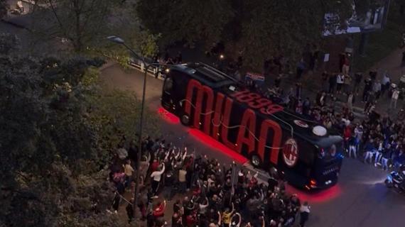 VIDEO MN - L'arrivo del Milan a San Siro per la gara contro il Napoli