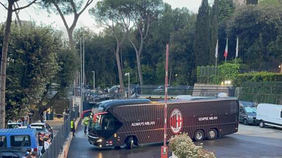 VIDEO MN - L'arrivo del pullman del Milan allo Stadio Olimpico